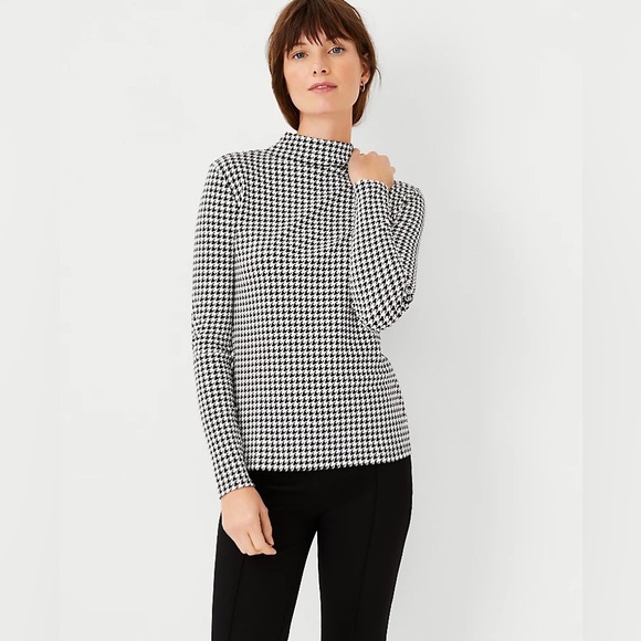 Ann Taylor Houndstooth Turtle Neck Top - Picture 1 of 3